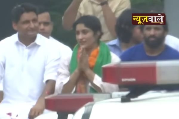 After warm welcome in Delhi, Vinesh Phogat expresses gratitude for love and respect