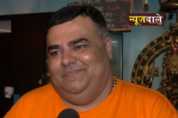 Chaiwala owner dedicates restaurant to PM Modi, expresses desire to serve food in Poland