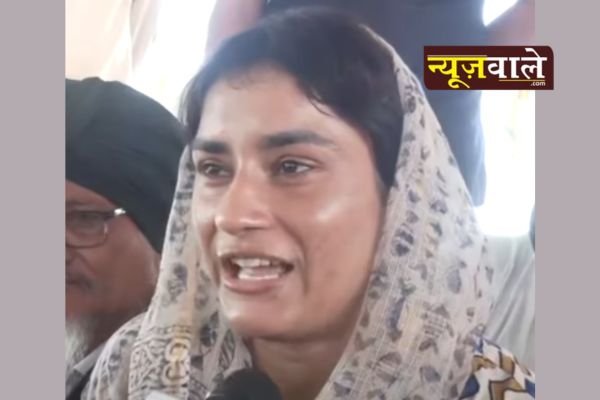 Vinesh Phogat visits farmers protest, dismisses rumours of joining Congress