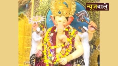Maharashtra | Devotees visiting Lalbaugcha Raja in Mumbai